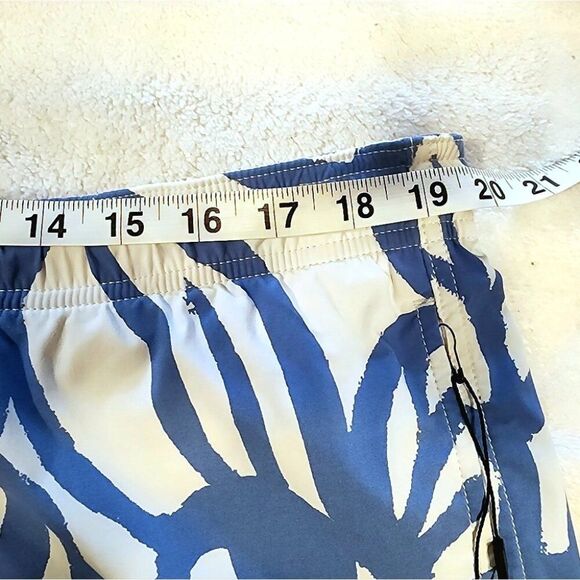 Express Hybrid Swim Shorts XL Blue White Abstract Leaf Pattern - Picture 9 of 11